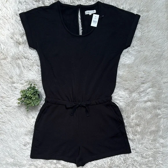 🎉HP🎉 Lou & Grey Scoop Neck Romper 💗 Black - Picture 3 of 15